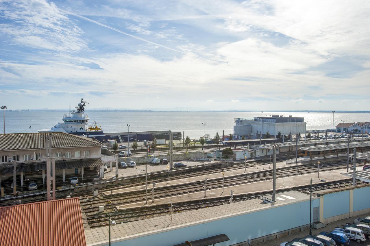 Apolonia 3 Frontal River View 리스본 외부 사진